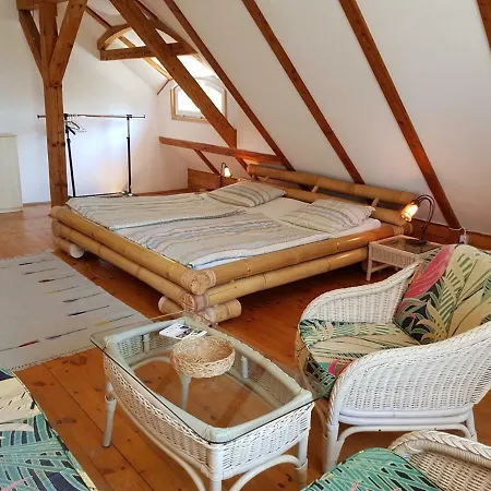 Maximilian Homestay szállás *